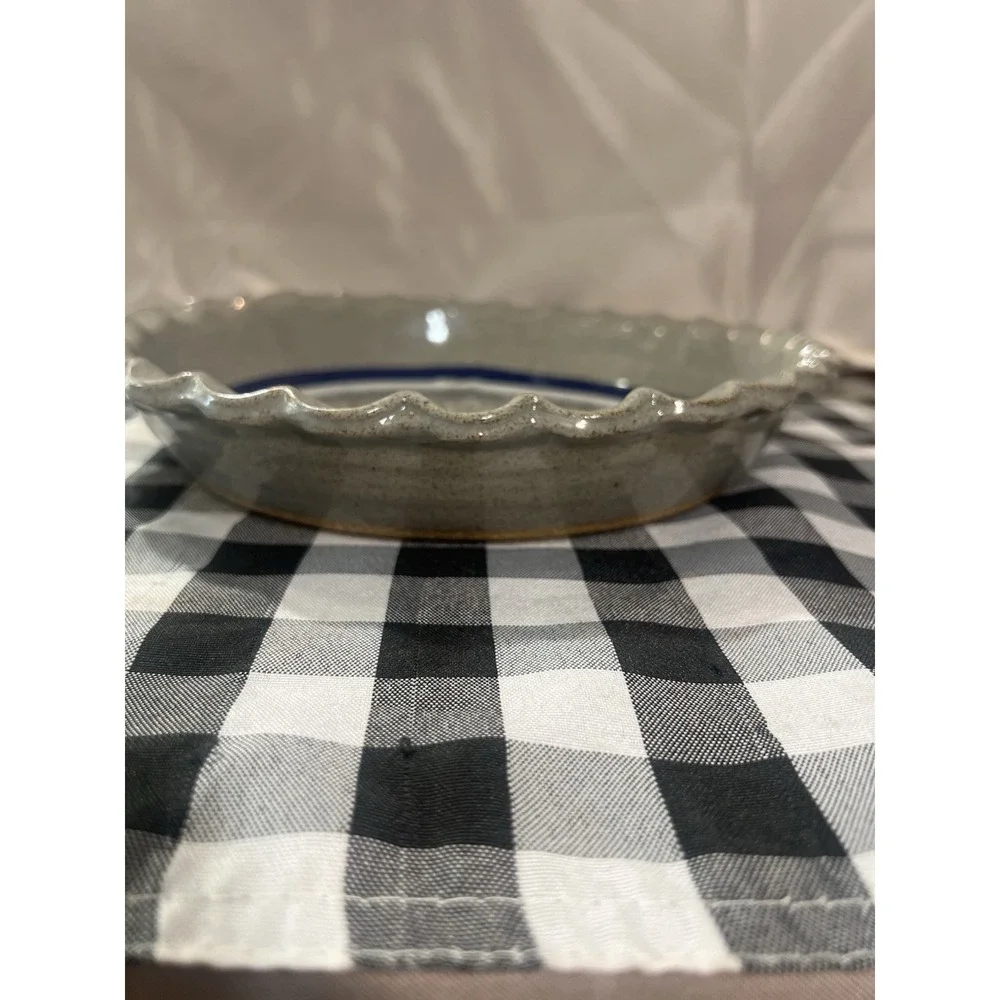 PIE DISH WITH SCALLOPED EDGES WHITE‎ DOILY STYLE PATTERN 10 x 1.75 (2562)